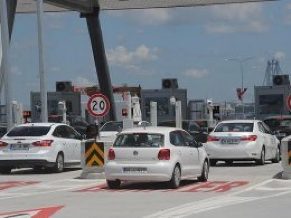 Köprü ve otoyollarda ücretsiz geçiş başlıyor