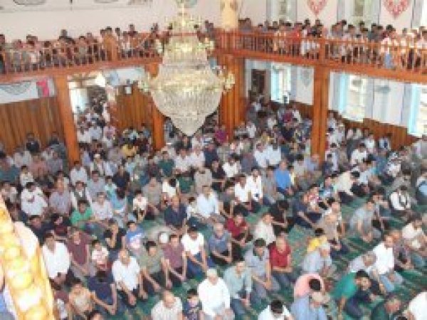 Kahta’da halk camilere akın etti