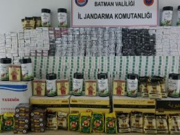 Batman'da kaçak sigara ve çay ele geçirildi