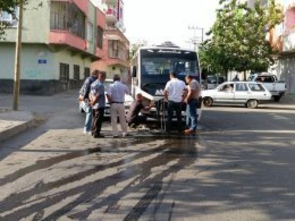 Batman'da minibüs ile otomobil çarpıştı