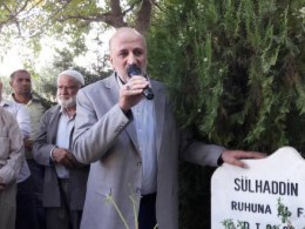Hizbullah'ın önemli ismi kabri başında anıldı