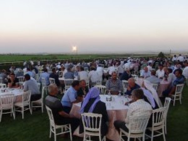 Tayini çıkan Çınar Kaymakamı veda yemeği verdi
