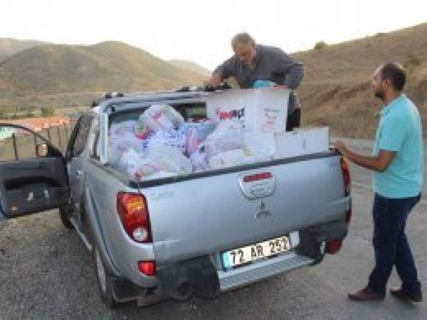 Umut Kervanı Sason'da kurban eti dağıttı