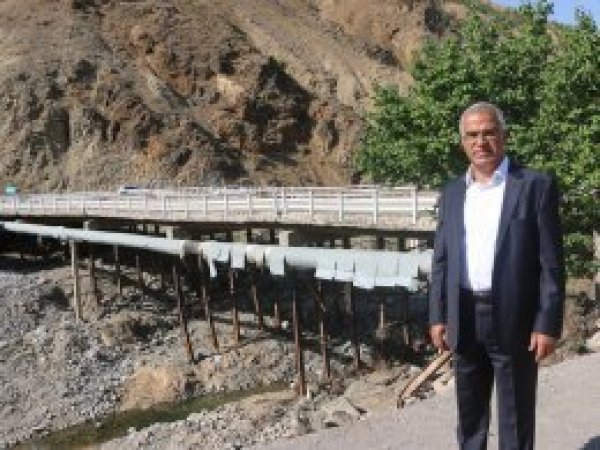 Yıkılan köprü yeniden inşa edilecek
