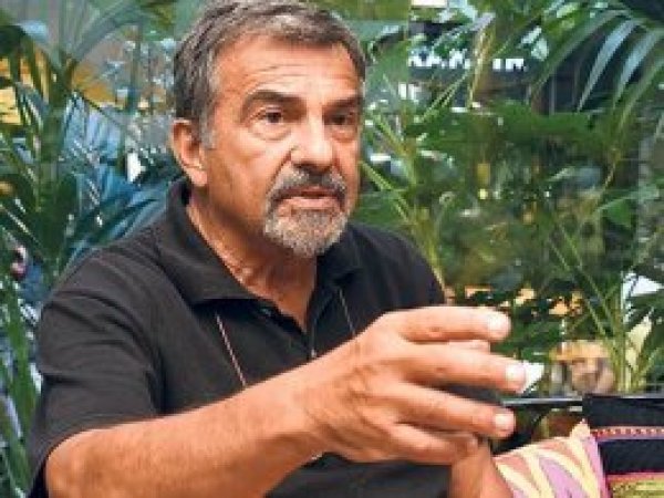 'Süperlerin kavgası masumları vuruyor'