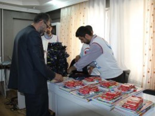 Yetimler Vakfı bin yetim öğrenciye kırtasiye yardımı yapacak
