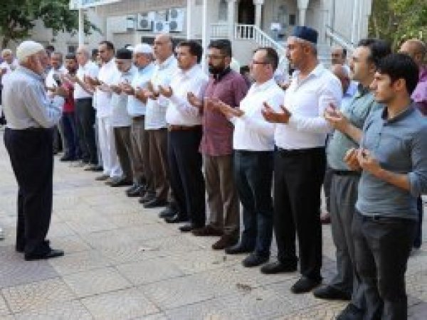 Antep'te İhvan lideri için gıyabi cenaze namazı