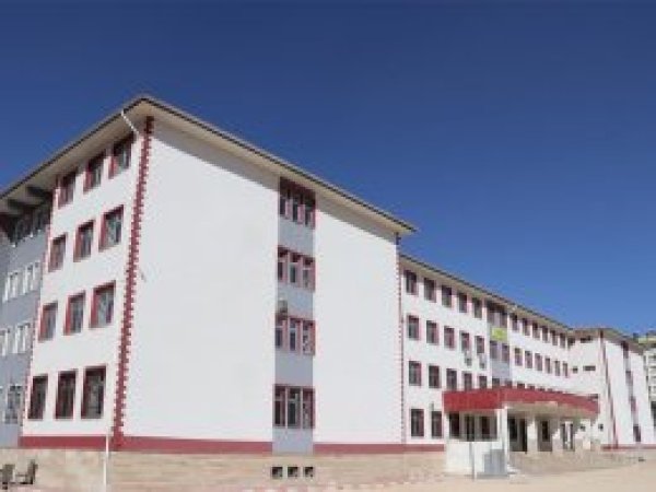 Antep'te okul 3 yıldır açılmayı bekliyor