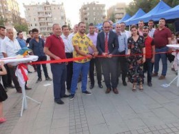 Sokak hayvanları için kermes düzenlendi