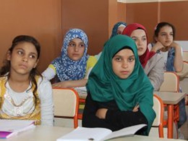 Suriyeli çocuklar geleceğe umutla bakıyor