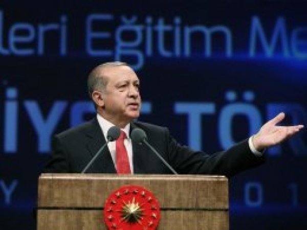 Erdoğan Kürdistan referandumuna tepkisini sürdürdü