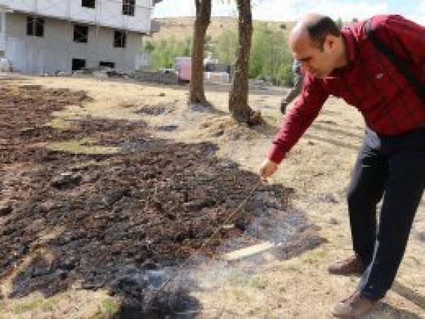 Esrarengiz yangının nedeni "çürüyen bitki ve hava teması"  