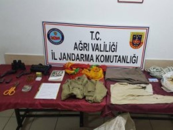 Yasaklı bölgede 2 PKK'li yakalandı
