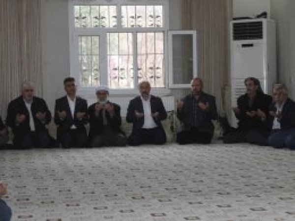 HÜDA PAR aralarında husumet bulunan aileleri barıştırdı