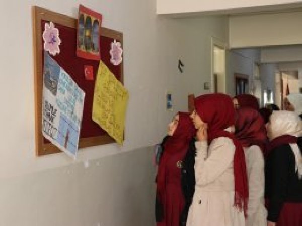 İmam Hatiplilerden 'Kudüs Sokağı' adlı resim sergisi