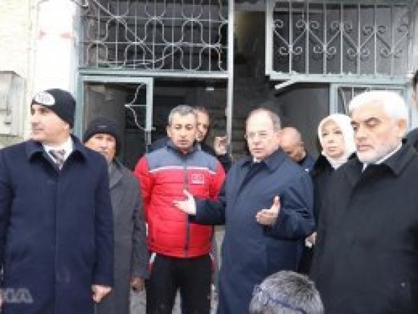 Akdağ roket düşen evlerde incelemede bulundu