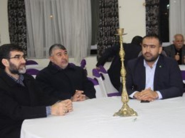 Depremzedeler için yardım gecesi düzenlendi