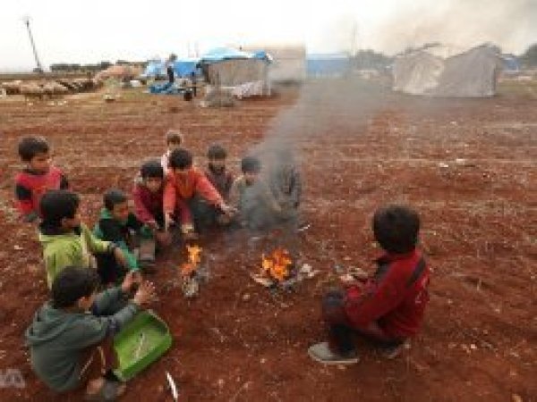 MSF: Sınırda on binlerce aile kış soğuğunda kalıyor