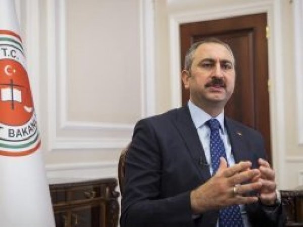 Adalet Bakanı Gül'den Danıştay'a 'öğrenci andı' tepkisi
