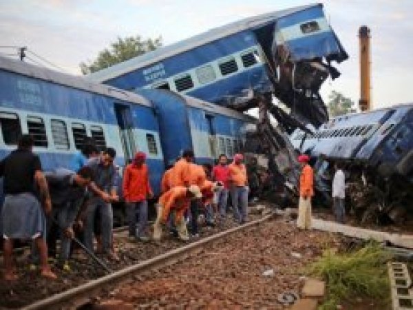 Hindistan'da 2 yılda tren kazalarında 50 bin kişi öldü