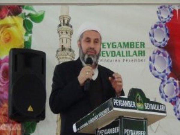 Hz Peygamberi sevdiğini söyleyen onu örnek almalı