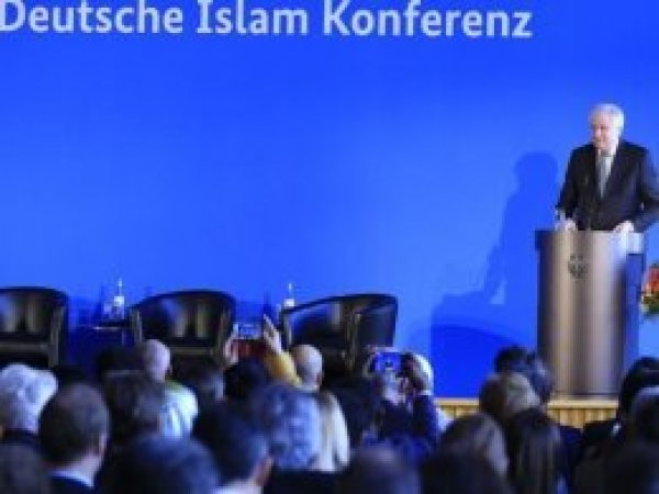 Almanya İslam Konferansı: Diyalog değil siyasi baskı