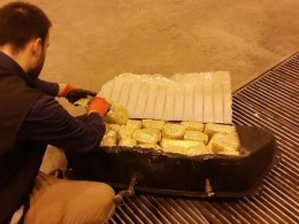 İpsala Sınır Kapısı'nda 1,5 ton esrar yakalandı