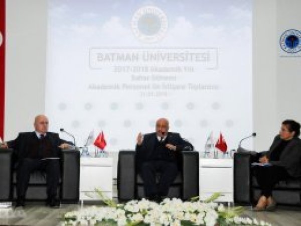 'Bilim adamı yetiştirmemiz gerek film adamı değil'