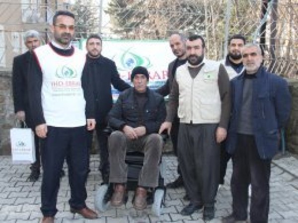 İHO EBRAR’dan engelli vatandaşa akülü araç