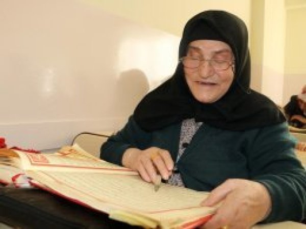 Kur'an okuma hayaline 78 yaşında erişti