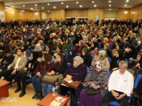 'Gençlerin en büyük problemi hedefsizlik'