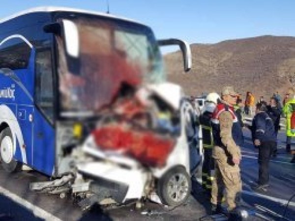 Bingöl-Elazığ yolunda kaza: 4 ölü 7 yaralı