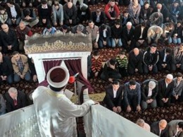 Hollanda'dan Diyanet'in 'Cihat hutbesi'ne inceleme