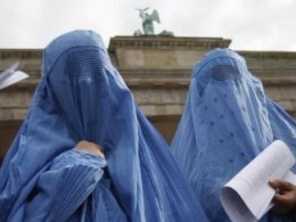 Alman Federal Meclisinde 'burka yasağı' tartışıldı