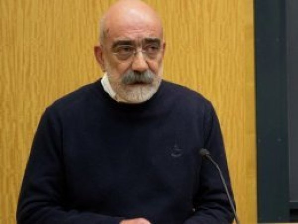 Ahmet Altan'a hapis cezası