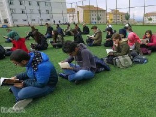 İstismara kareografili okuyarak tepki