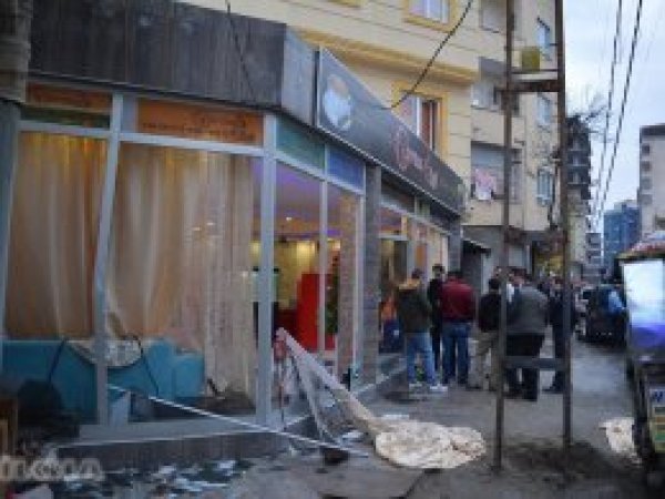 Halk fuhuş evlerine geçit vermiyor