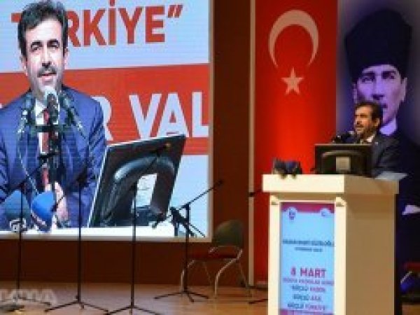'Kadın sevginin, şefkatin ve merhametin eksilmeyen temsilcisidir'