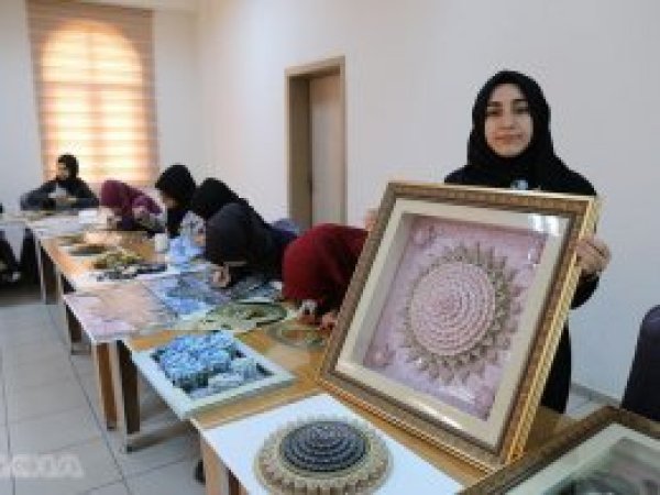Öğrencilerden Osmanlı kâğıt sanatı