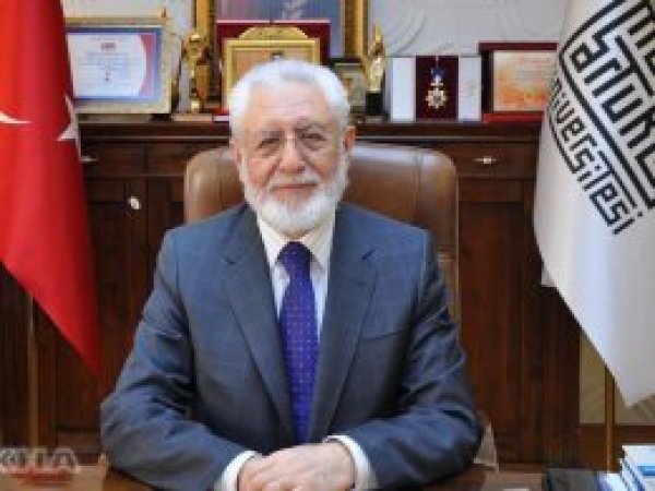 Rektör Ağırakça'dan 'yöresel kıyafet' algısına tepki