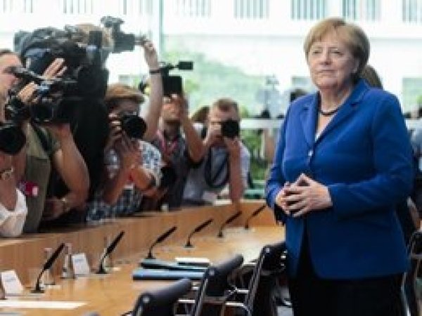  Angela Merkel, 4'üncü kez başbakan seçildi 