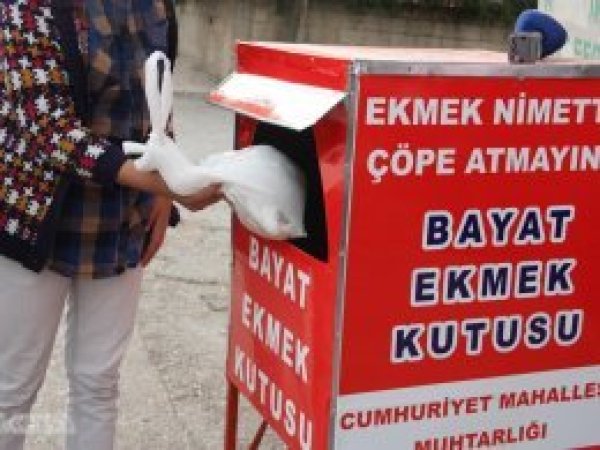 'Ekmek yerin ve göğün bereketidir israf etmeyelim'