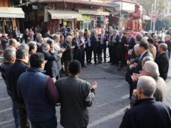 Regaip Kandili günü işe dua ile başladılar