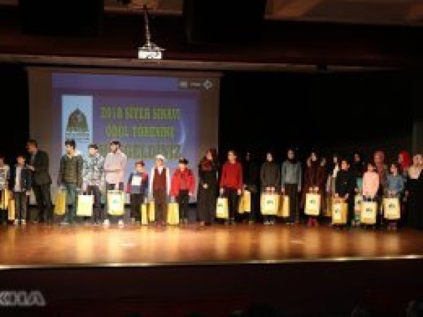 Siyer Sınavı'nda dereceye girenlere ödülleri verildi