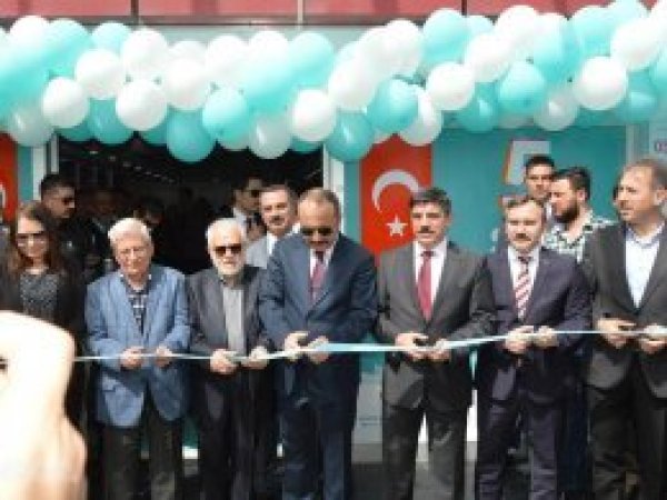 60 yayın evinin katılımıyla düzenlenen kitap fuarı açıldı