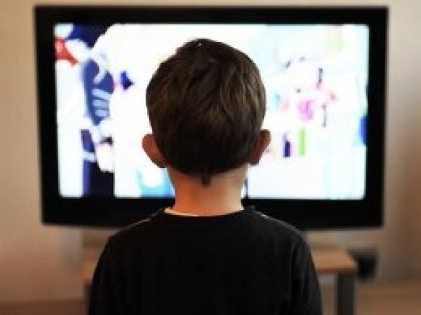 Çocuklara 'şeker çikolata' reklamı yapana ağır ceza