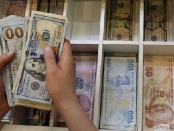 Dolar/TL, 4 liranın üzerini gördü