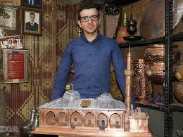PKK'nin roket attığı Çalık Camii'nin maketini yaptı