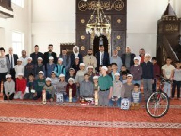 Camiye giden çocuklar ödüllendirildi
