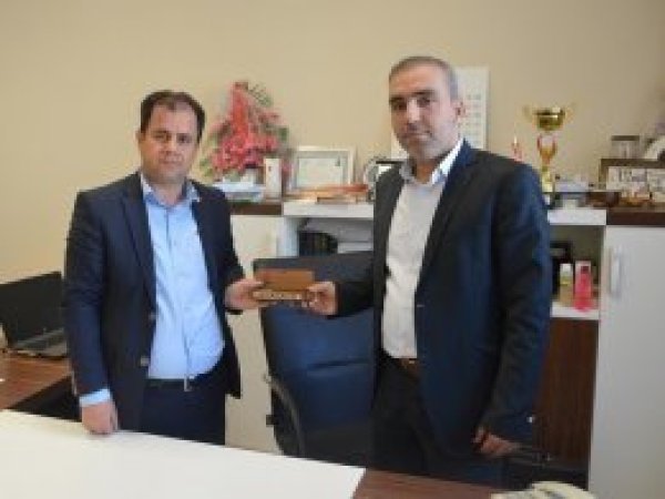 Siyer Sınavı'na katkı sunan idarecilere hediye